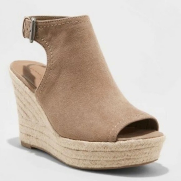 Cayla Microsuede Espadrille Wedge Pumps , Universal Thread - Picture 1 of 7